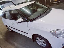 Vit Begagnad 2010 Skoda Fabia Kombi | 29 000 kr (Marknadspris)