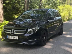 Svart Begagnad 2015 Mercedes B180 Urban Minibuss | 154 900 kr (Marknadspris)