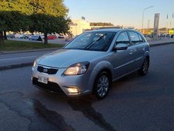 Silver Begagnad 2010 Kia Rio Sport Halvkombi | 32 900 kr (Marknadspris)