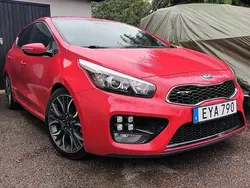 Röd Begagnad 2015 Kia Ceed GT Halvkombi | 108 000 kr (Superpris)