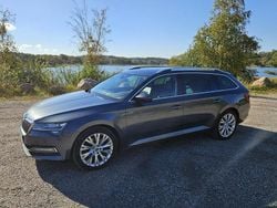 Grå Begagnad 2021 Skoda Superb Business Line Kombi | 235 000 kr (Bra pris)