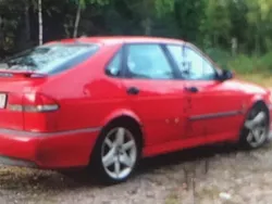 Röd Begagnad 2002 Saab 9-3 Aero Halvkombi | 5 000 kr (Superpris)