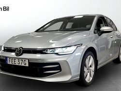 Oyster silver metallic Begagnad 2025 VW Golf VIII Kombi | 304 900 kr (Marknadspris)