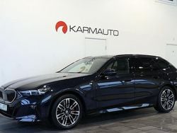Svart Begagnad 2024 BMW 520 M Sport Kombi | 614 900 kr (Lite dyr)