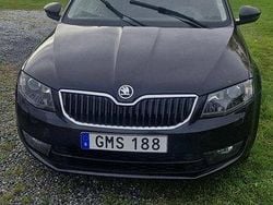 Svart Begagnad 2015 Skoda Octavia Sport Kombi | 67 500 kr (Superpris)
