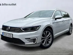 Vit Begagnad 2016 VW Passat GTE Kombi | 164 900 kr (Marknadspris)