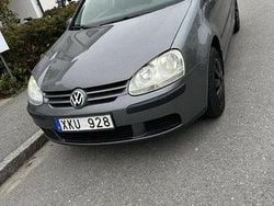 Grå Begagnad 2006 VW Golf V Trendline Halvkombi | 28 000 kr (Marknadspris)