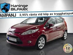 Röd Begagnad 2010 Ford Fiesta Titanium Halvkombi | 44 900 kr (Marknadspris)