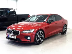 Röd (fusion red metallic) Begagnad 2019 Volvo S60 R-Design Sedan | 299 900 kr (Bra pris)
