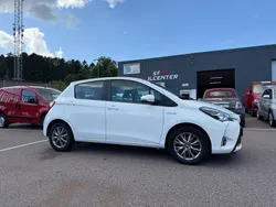 Vit Begagnad 2020 Toyota Yaris Hybrid Active Halvkombi | 167 900 kr (Bra pris)