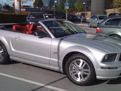 Silver Begagnad 2005 Ford Mustang GT Convertible Cab | 255 000 kr (Marknadspris)