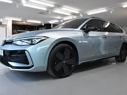 Silver Ny 2025 VW Passat Edition Kombi | 539 802 kr (Bra pris)