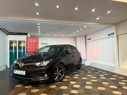 Svart Begagnad 2017 Toyota Auris Comfort Halvkombi | 99 999 kr (Bra pris)