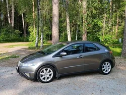 Grå Begagnad 2008 Honda Civic Halvkombi | 45 000 kr (Marknadspris)