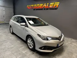 Silver Begagnad 2017 Toyota Auris Touring Sports Active Kombi | 169 900 kr (Marknadspris)