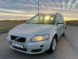 Grå Begagnad 2009 Volvo V50 Kinetic Kombi | 30 900 kr (Bra pris)