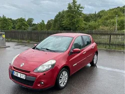 Röd Begagnad 2010 Renault Clio R.S. Halvkombi | 36 000 kr (Marknadspris)