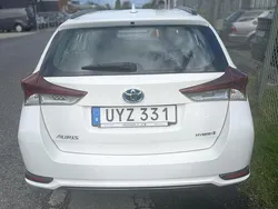 Vit Begagnad 2017 Toyota Auris Touring Sports Life Kombi | 159 999 kr (Marknadspris)