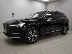 Svart Begagnad 2023 Volvo XC60 Core SUV | 409 900 kr (Superpris)
