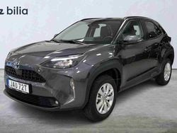 Grå Begagnad 2024 Toyota Yaris Cross SUV | 274 900 kr (Bra pris)