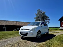 Vit Begagnad 2011 Hyundai i20 Select Halvkombi | 45 000 kr (Marknadspris)