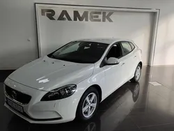 Vit Begagnad 2017 Volvo V40 Kinetic Kombi | 192 000 kr (Marknadspris)