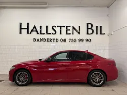Röd Begagnad 2019 Alfa Romeo Giulia Sprint Sprint Sportkupé | 269 000 kr