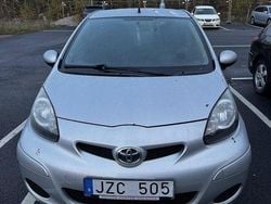 Silver Begagnad 2009 Toyota Aygo Halvkombi | 12 000 kr (Superpris)
