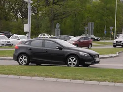 Svart Begagnad 2014 Volvo V40 Momentum Kombi | 90 000 kr (Superpris)