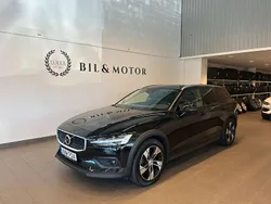 Svart Begagnad 2020 Volvo V60 CC Momentum Kombi | 329 900 kr (Lite dyr)
