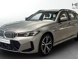 Grå (grey) Begagnad 2025 BMW 330e Comfort Edition Kombi | 518 700 kr (Superpris)