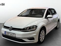 Pure white Begagnad 2018 VW Golf VII Halvkombi | 189 900 kr (Marknadspris)