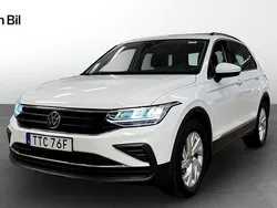Vit (pure white) Begagnad 2021 VW Tiguan SUV | 289 900 kr (Marknadspris)
