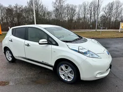 Vit Begagnad 2011 Nissan Leaf Halvkombi | 100 000 kr (Marknadspris)