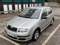 Silver Begagnad 2006 Skoda Fabia Halvkombi | 29 000 kr (Marknadspris)