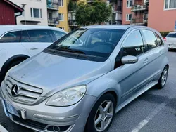 Svart Begagnad 2007 Mercedes B200 Minibuss | 25 000 kr