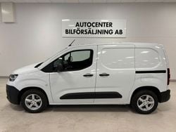 Vit Begagnad 2023 Fiat Doblò Minibuss | 269 900 kr (Lite dyr)