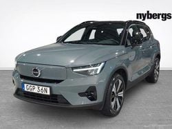 Grå Begagnad 2023 Volvo XC40 Plus SUV | 349 000 kr
