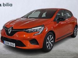 Orange Begagnad 2023 Renault Clio V Equilibre Halvkombi | 155 000 kr (Marknadspris)