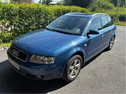 Blå Begagnad 2003 Audi A4 Comfort Kombi | 15 000 kr (Lite dyr)