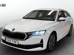 Vit Begagnad 2024 Skoda Octavia Selection Kombi | 369 900 kr