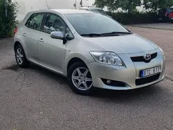 Silver Begagnad 2008 Toyota Auris Halvkombi | 69 990 kr (Marknadspris)