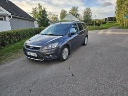 Grå Begagnad 2011 Ford Focus Titanium Kombi | 27 900 kr (Lite dyr)