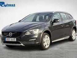 Grå (savile grå metallic) Begagnad 2016 Volvo V60 CC Business Edition Kombi | 188 800 kr (Bra pris)