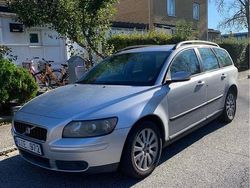 Grå Begagnad 2004 Volvo V50 Kombi | 18 900 kr (Marknadspris)