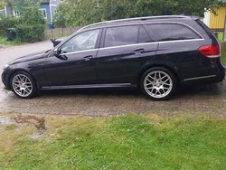 Svart Begagnad 2016 Mercedes E220 Avantgarde Kombi | 139 000 kr