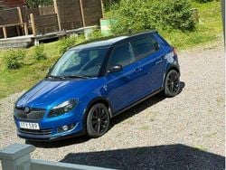 Blå Begagnad 2014 Skoda Fabia Monte Carlo Halvkombi | 75 000 kr (Marknadspris)