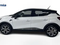 Okänd Begagnad 2022 Renault Captur Intens SUV | 219 900 kr (Marknadspris)