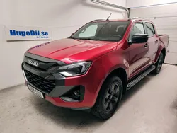 Röd (red spinel metallic) Ny 2024 Isuzu D-Max Pickup | 740 125 kr (Marknadspris)