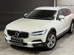 Vit Begagnad 2017 Volvo V90 CC Momentum Kombi | 219 800 kr (Dyr)